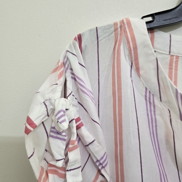 SOHO new york company Large Striped V Neck High Low Relaxed Casual Chic Top - Picture 10 of 15